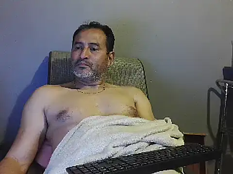 Snapshot of dantehot2020 chatting on 01/23/25, 02:44 dantehot2020 online show from 01/23/25, 02:44