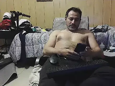 Snapshot of dantehot2020 chatting on 01/26/25, 11:29 dantehot2020 online show from 01/26/25, 11:29