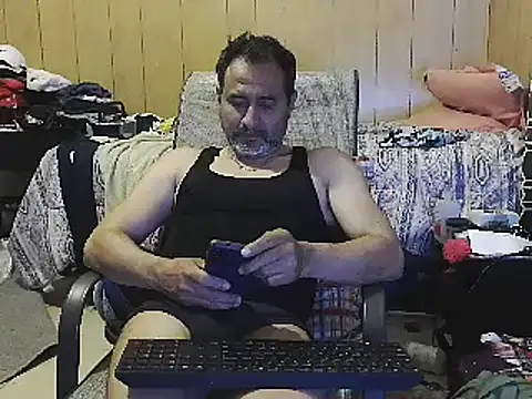 Snapshot of dantehot2020 chatting on 01/27/25, 10:38 dantehot2020 online show from 01/27/25, 10:38