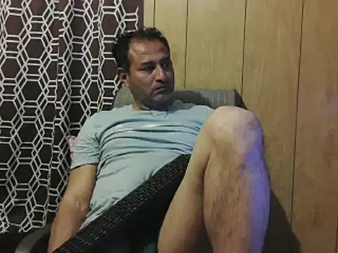 Snapshot of dantehot2020 chatting on 01/30/25, 11:13 dantehot2020 online show from 01/30/25, 11:13