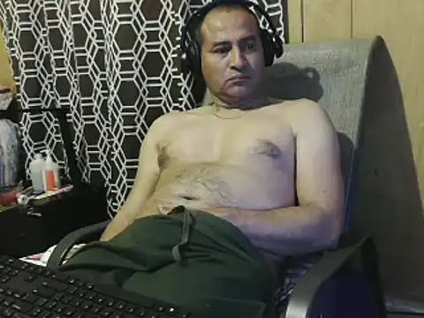 Snapshot of dantehot2020 chatting on 02/03/25, 04:14 dantehot2020 online show from 02/03/25, 04:14