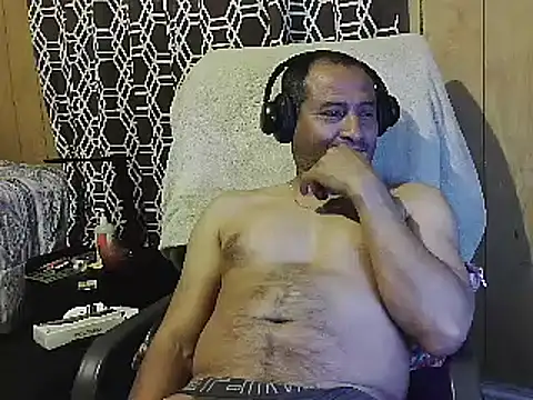 Snapshot of dantehot2020 chatting on 02/09/25, 08:33 dantehot2020 online show from 02/09/25, 08:33