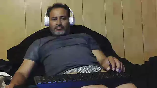 Snapshot of dantehot2020 chatting on 10/06/25, 12:52 dantehot2020 online show from 10/06/25, 12:52