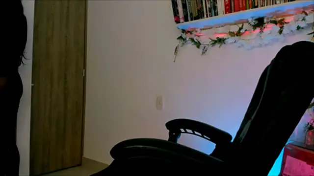 Snapshot of ALLMECANDY chatting on 04/10/26, 12:49 ALLMECANDY online show from 04/10/26, 12:49