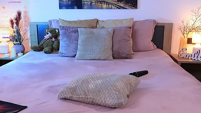 Snapshot of Leila__Sweet chatting on 02/01/25, 11:32 Leila Sweet online show from 02/01/25, 11:32