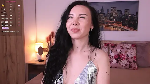 Snapshot of Leila__Sweet chatting on 04/19/26, 07:07 Leila Sweet online show from 04/19/26, 07:07