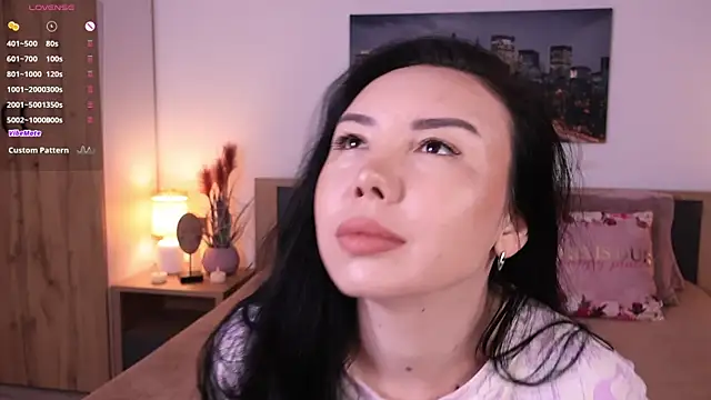 Snapshot of Leila__Sweet chatting on 04/20/26, 07:00 Leila Sweet online show from 04/20/26, 07:00