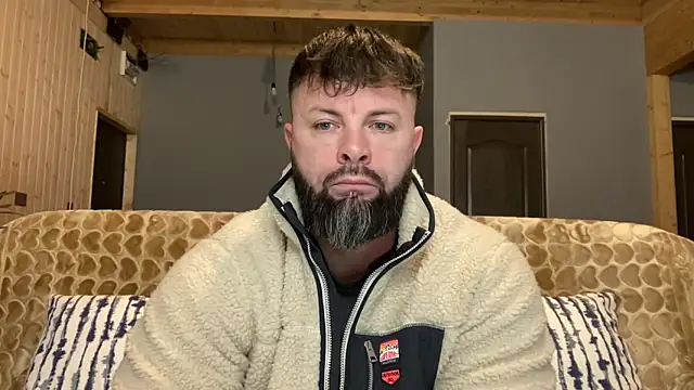 Snapshot of AlphaSparks chatting on 11/24/25, 03:50 AlphaSparks online show from 11/24/25, 03:50