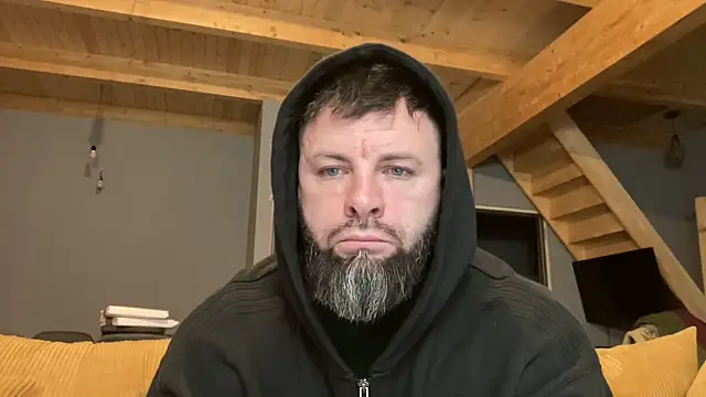 Snapshot of AlphaSparks chatting on 12/15/25, 03:44 AlphaSparks online show from 12/15/25, 03:44