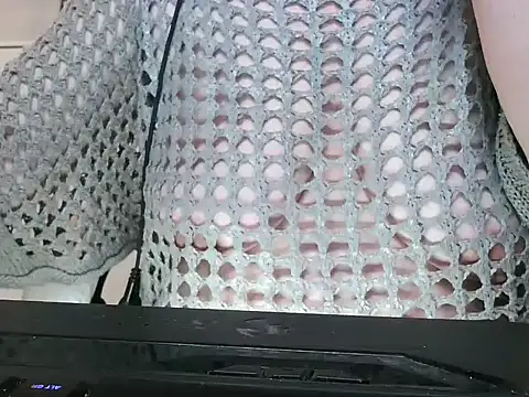 Snapshot of heidi60 chatting on 12/09/24, 04:47 heidi60 online show from 12/09/24, 04:47