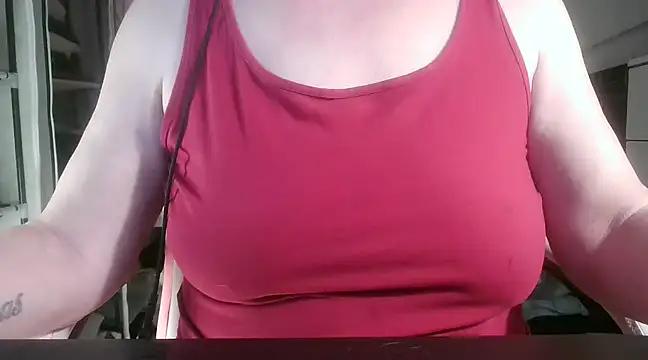 Snapshot of heidi60 chatting on 03/01/25, 04:11 heidi60 online show from 03/01/25, 04:11