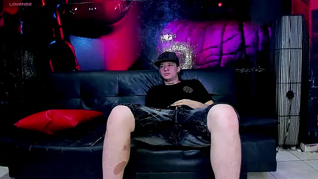 Snapshot of AmazingPartys chatting on 03/11/25, 12:39 AmazingPartys online show from 03/11/25, 12:39