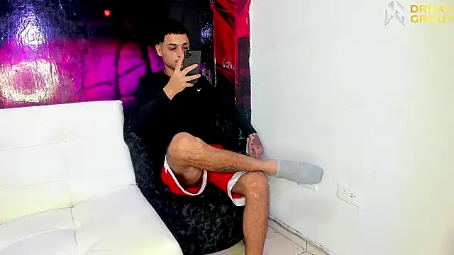 Snapshot of AmazingPartys chatting on 09/26/25, 02:37 AmazingPartys online show from 09/26/25, 02:37