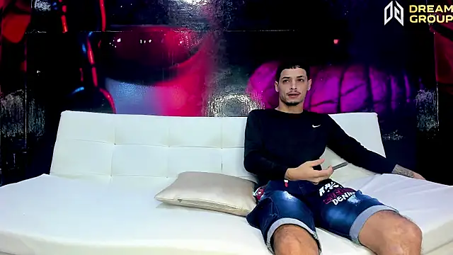 Snapshot of AmazingPartys chatting on 11/16/25, 07:30 AmazingPartys online show from 11/16/25, 07:30