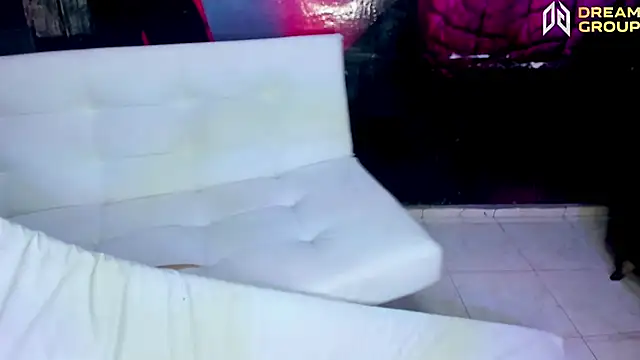 Snapshot of AmazingPartys chatting on 12/05/25, 07:43 AmazingPartys online show from 12/05/25, 07:43