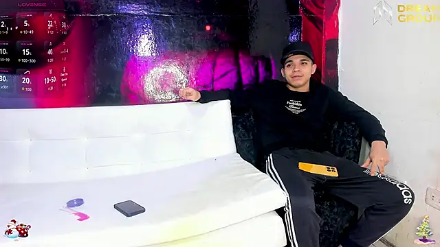 AmazingPartys online show from 12/17/25, 01:50