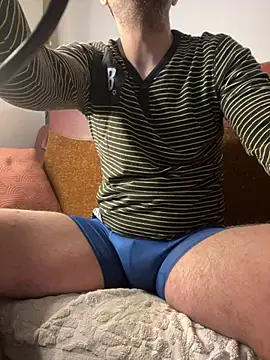 Snapshot of MarkReeds chatting on 02/15/25, 12:43 MarkReeds online show from 02/15/25, 12:43