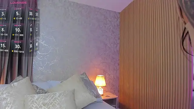 Sarah Stone  online show from 10/30/25, 10:21