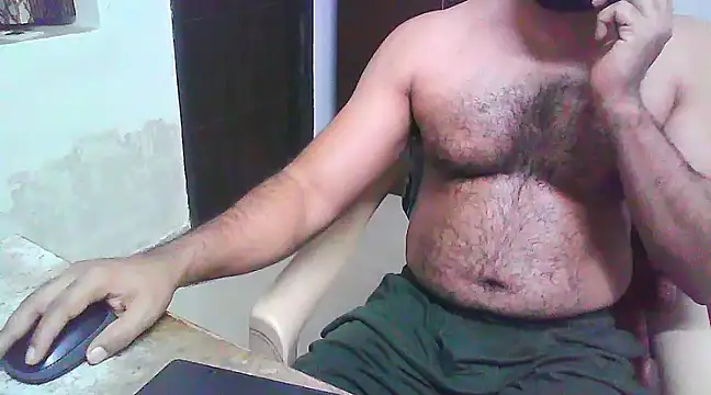 Snapshot of Vbestshow chatting on 02/17/25, 11:13 Vbestshow online show from 02/17/25, 11:13