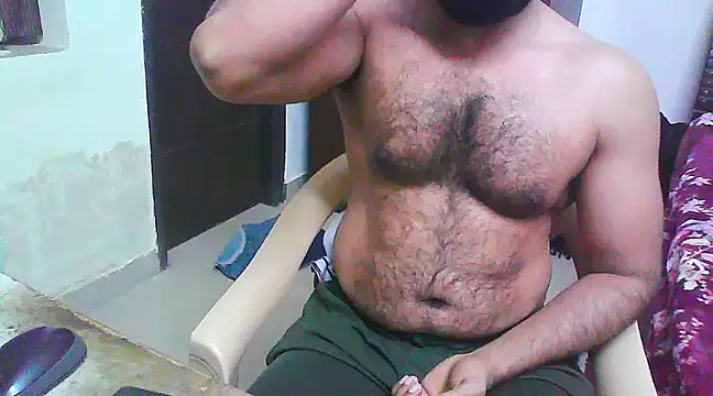 Snapshot of Vbestshow chatting on 02/20/25, 11:31 Vbestshow online show from 02/20/25, 11:31