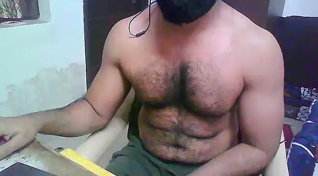 Snapshot of Vbestshow chatting on 03/04/25, 11:19 Vbestshow online show from 03/04/25, 11:19