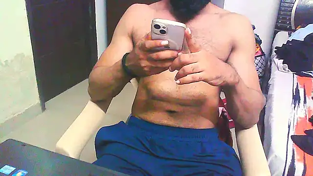 Snapshot of Vbestshow chatting on 09/13/25, 03:12 Vbestshow online show from 09/13/25, 03:12