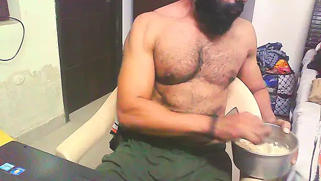 Snapshot of Vbestshow chatting on 09/30/25, 12:43 Vbestshow online show from 09/30/25, 12:43