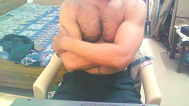 Snapshot of Vbestshow chatting on 11/07/25, 11:21 Vbestshow online show from 11/07/25, 11:21