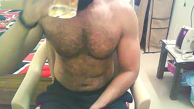 Snapshot of Vbestshow chatting on 11/28/25, 11:35 Vbestshow online show from 11/28/25, 11:35