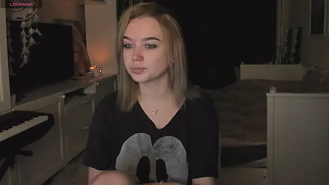 Snapshot of MaryDreaminess chatting on 12/12/24, 03:37 MaryDreaminess online show from 12/12/24, 03:37