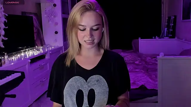 Snapshot of MaryDreaminess chatting on 03/06/25, 06:48 MaryDreaminess online show from 03/06/25, 06:48