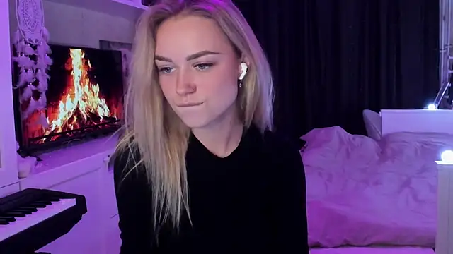 Snapshot of MaryDreaminess chatting on 11/21/25, 04:33 MaryDreaminess online show from 11/21/25, 04:33