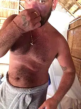 Snapshot of fuckerplayer1 chatting on 02/21/25, 07:01 fuckerplayer1 online show from 02/21/25, 07:01