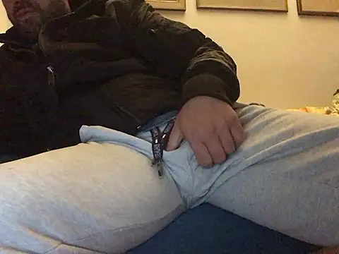 Snapshot of fuckerplayer1 chatting on 03/31/26, 09:48 fuckerplayer1 online show from 03/31/26, 09:48