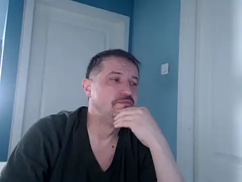 Snapshot of MisterFaithRO chatting on 04/13/26, 09:15 MisterFaithRO online show from 04/13/26, 09:15