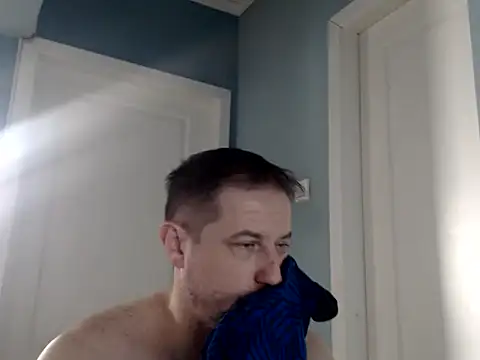 Snapshot of MisterFaithRO chatting on 05/01/26, 11:37 MisterFaithRO online show from 05/01/26, 11:37