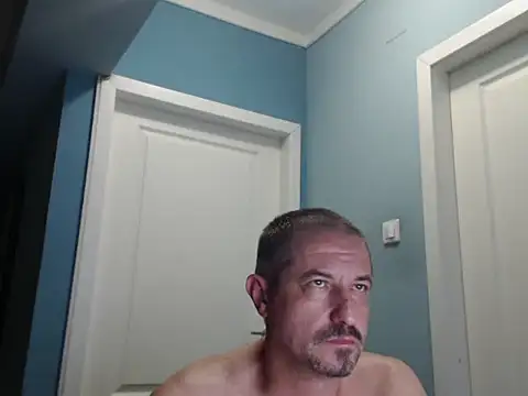 Snapshot of MisterFaithRO chatting on 06/18/26, 10:03 MisterFaithRO online show from 06/18/26, 10:03