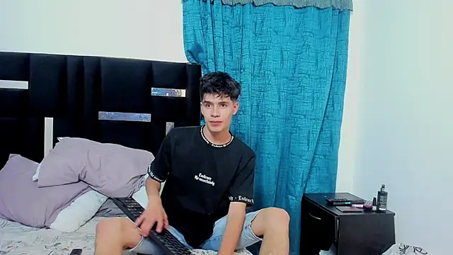 Dimitrixxx   online show from 01/14/25, 06:13