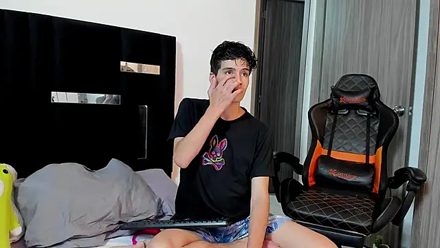 Dimitrixxx   online show from 02/13/25, 12:35