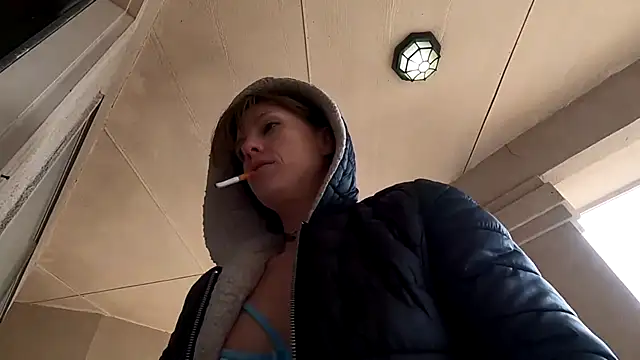 Snapshot of TheDaisyChaos chatting on 01/17/25, 06:44 TheDaisyChaos online show from 01/17/25, 06:44