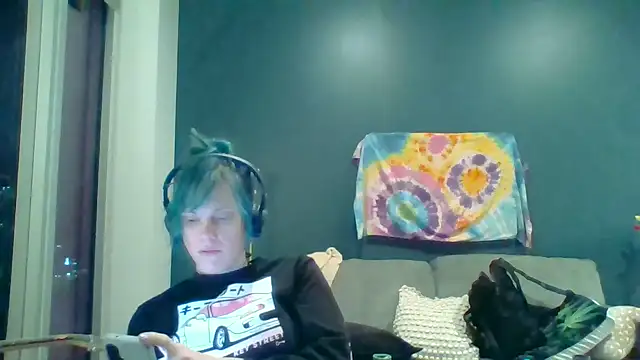 Snapshot of TheDaisyChaos chatting on 12/17/25, 03:12 TheDaisyChaos online show from 12/17/25, 03:12