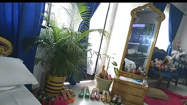 Snapshot of big_boobsmature chatting on 07/11/26, 04:32 big boobsmature online show from 07/11/26, 04:32