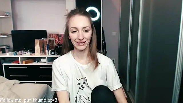 Snapshot of Natalimeowks chatting on 02/16/25, 11:05 Natalimeowks online show from 02/16/25, 11:05