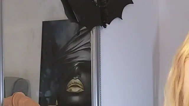 JuliaJuliette online show from 10/28/25, 01:20