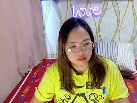 Snapshot of BURBERRY69 chatting on 03/15/26, 11:55 BURBERRY69 online show from 03/15/26, 11:55