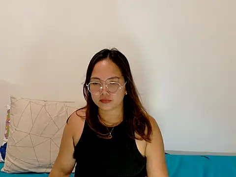 Snapshot of BURBERRY69 chatting on 03/28/26, 04:06 BURBERRY69 online show from 03/28/26, 04:06