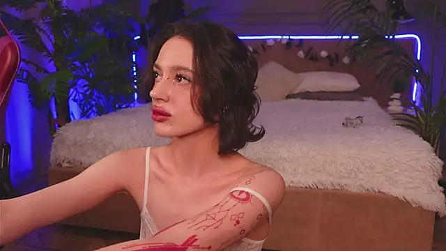 Devilinee online show from 11/16/25, 06:19