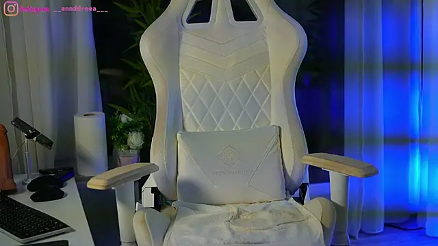 Snapshot of perfectt33n chatting on 12/06/24, 11:44 perfectt33n online show from 12/06/24, 11:44