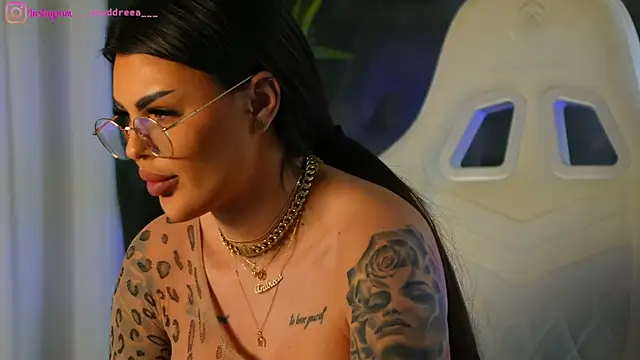 Snapshot of perfectt33n chatting on 12/20/24, 12:16 perfectt33n online show from 12/20/24, 12:16