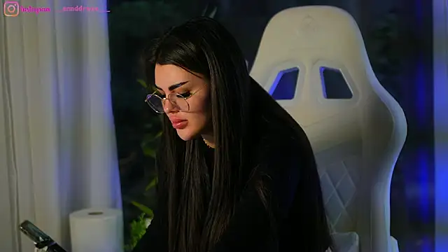 Snapshot of perfectt33n chatting on 12/21/24, 09:33 perfectt33n online show from 12/21/24, 09:33